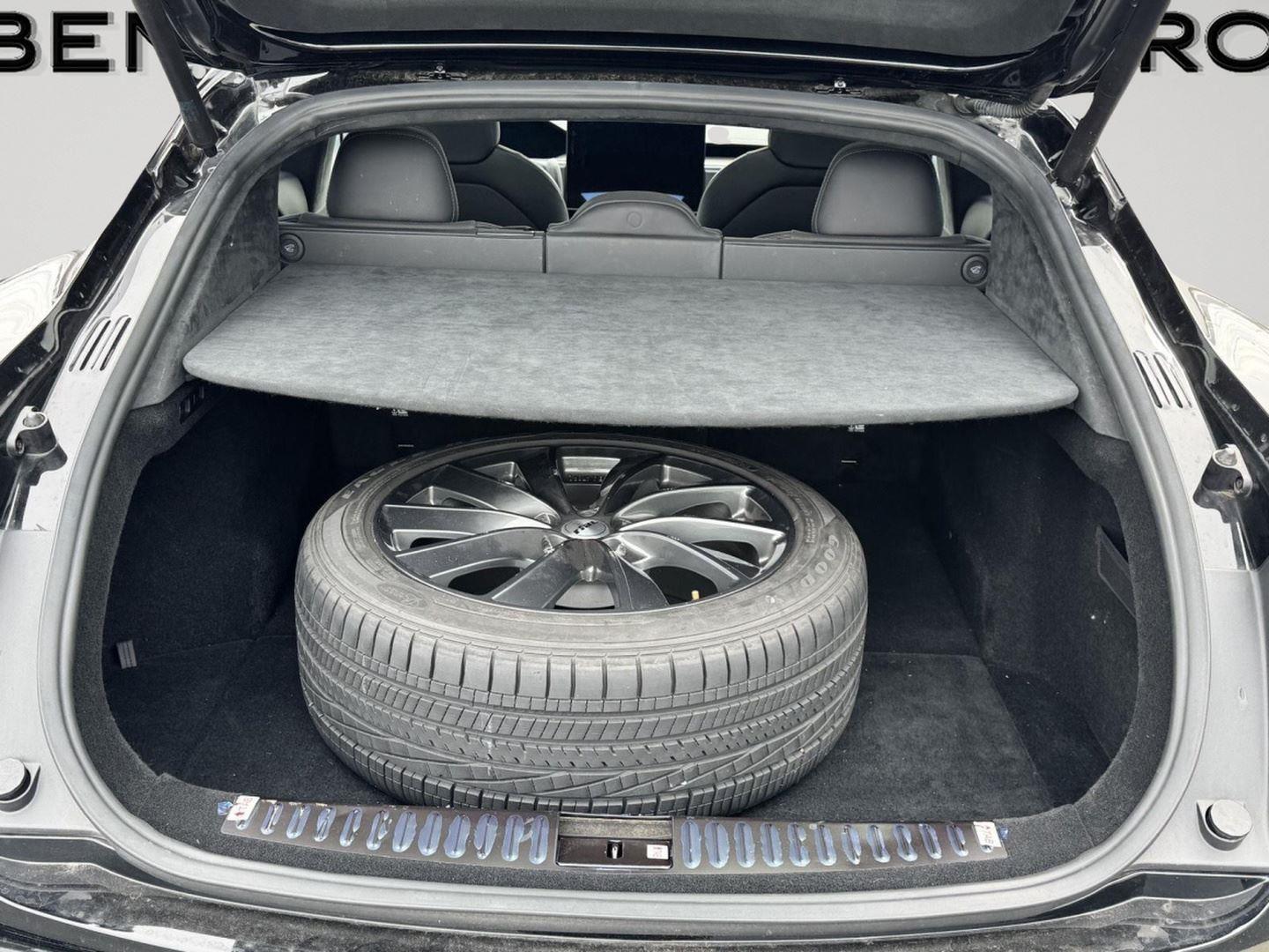2022 Tesla Model S Plaid photo 45