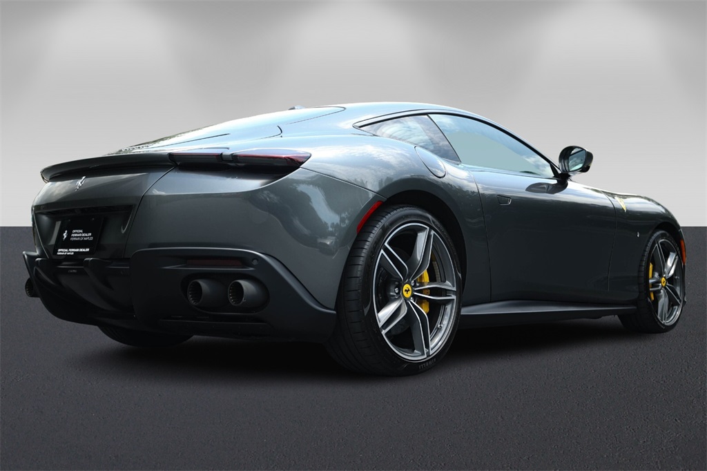 2024 Ferrari Roma Base photo 3
