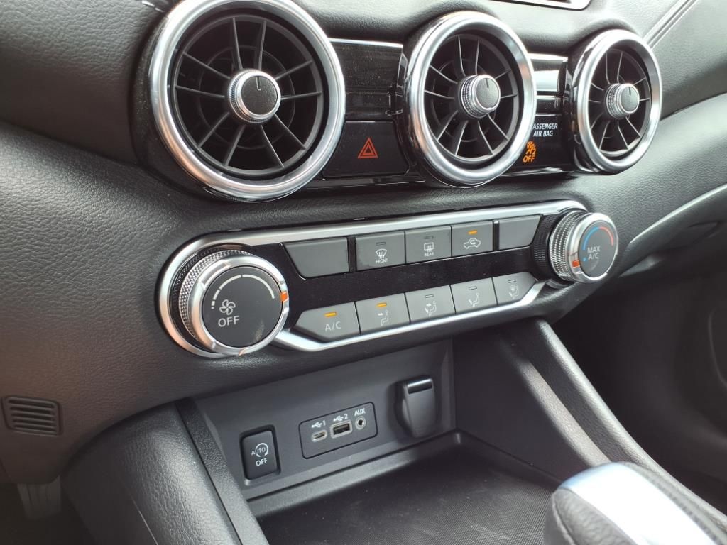 2025 Nissan Sentra SV photo 19