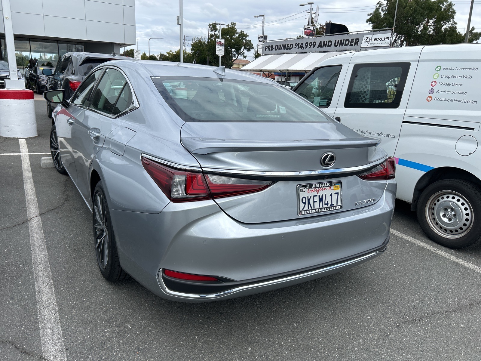 2024 Lexus ES 300h Premium photo 4