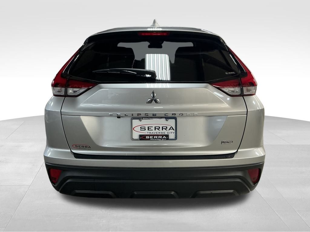 2024 Mitsubishi Eclipse Cross LE photo 4