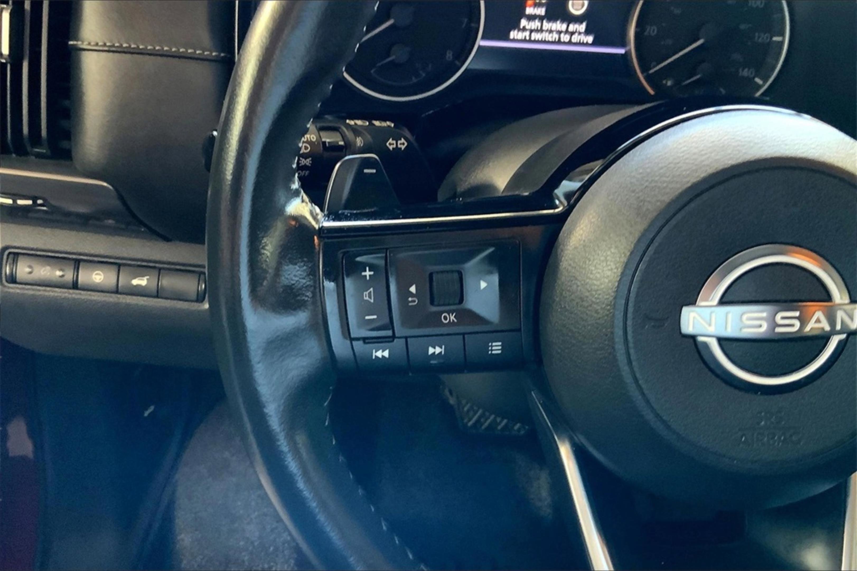 2023 Nissan Pathfinder SL photo 25
