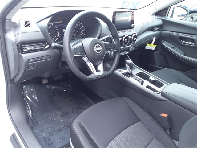 2025 Nissan Sentra SV photo 12
