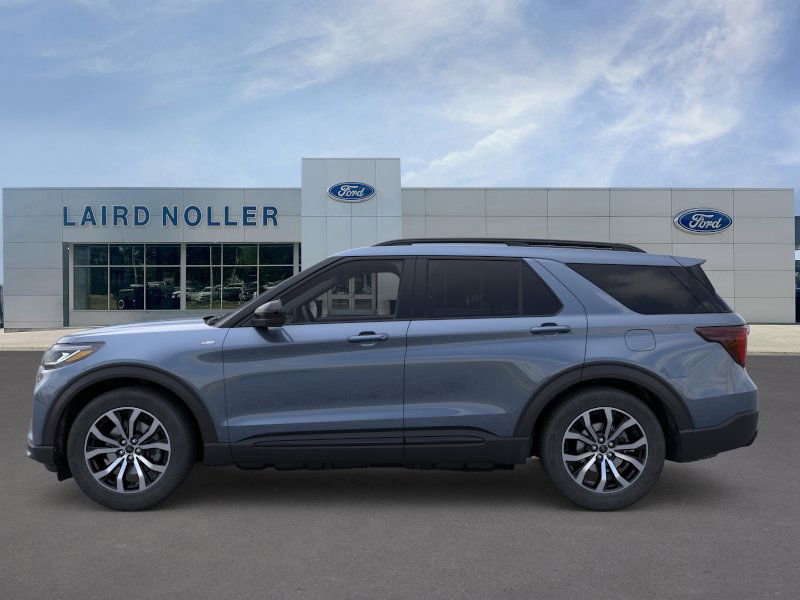 2025 Ford Explorer ST-Line photo 2