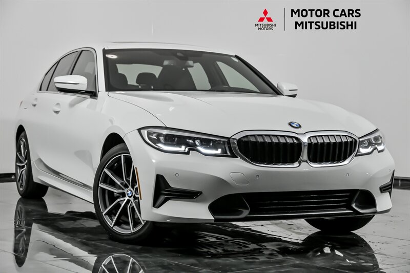 2019 BMW 3 Series 330i's photo