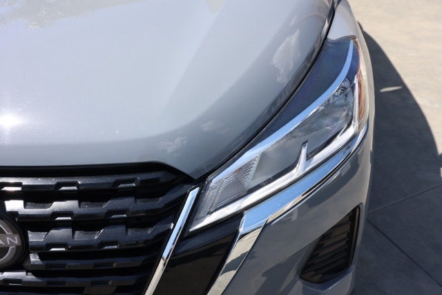 2022 Nissan Kicks SV photo 7