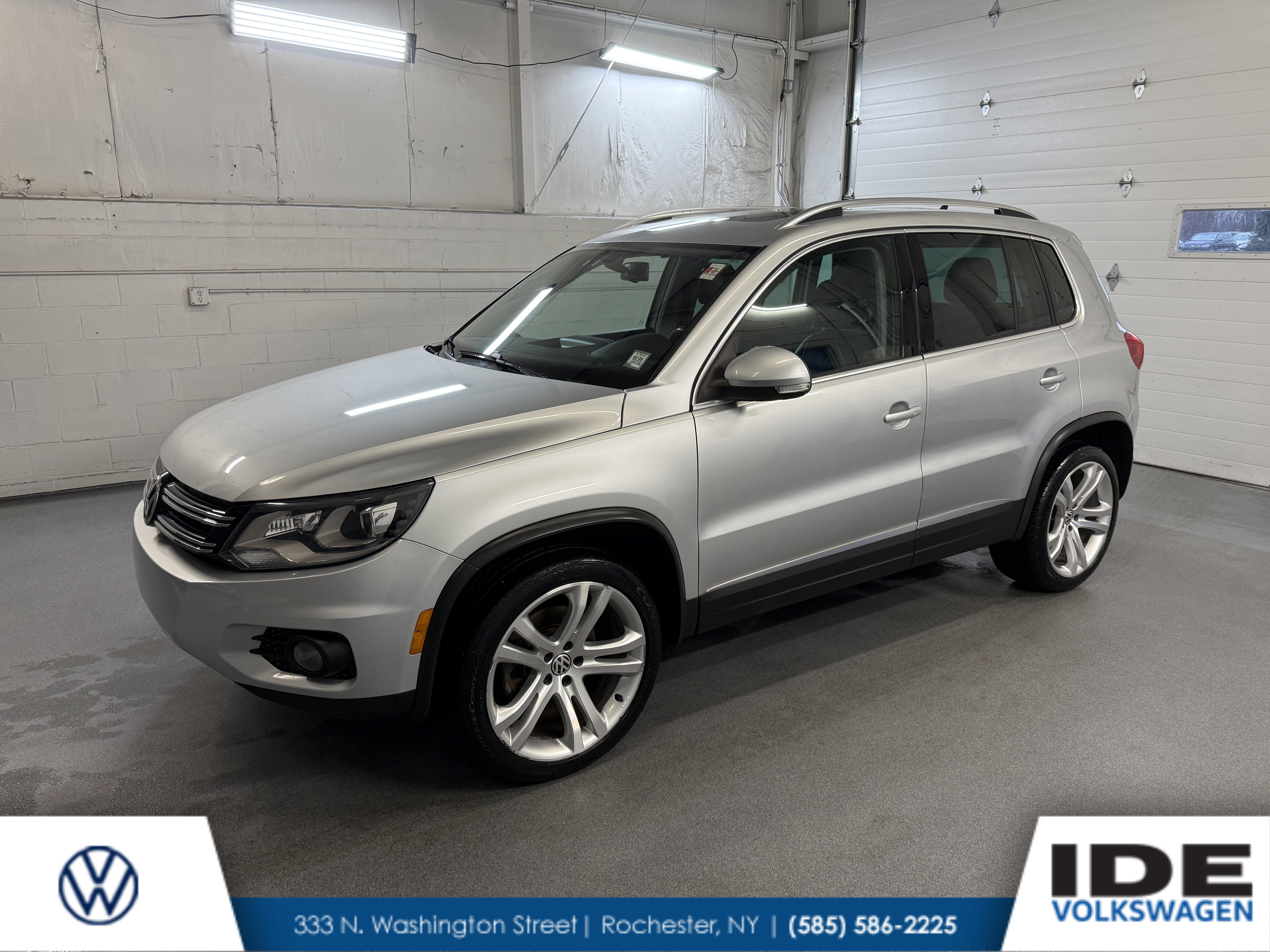 2012 Volkswagen Tiguan SE's photo