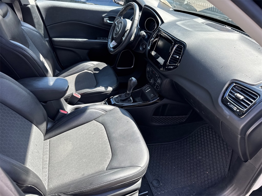 2019 Jeep Compass Altitude photo 2