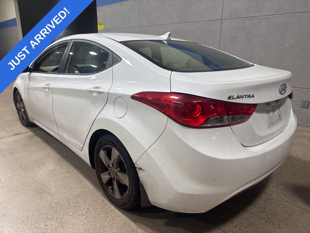 2013 Hyundai Elantra GLS photo 4