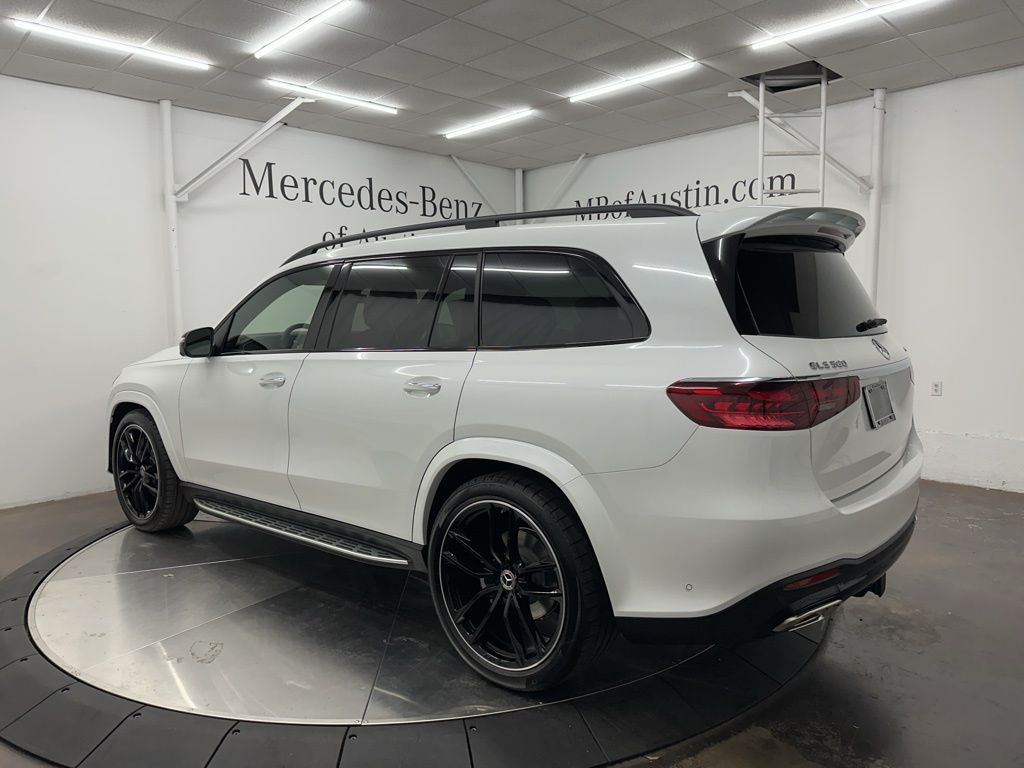 2026 Mercedes Benz GLS 580 4MATIC photo 4