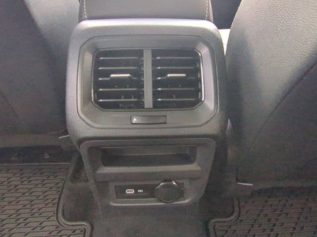 2023 Volkswagen Tiguan SEL R-Line Black photo 12