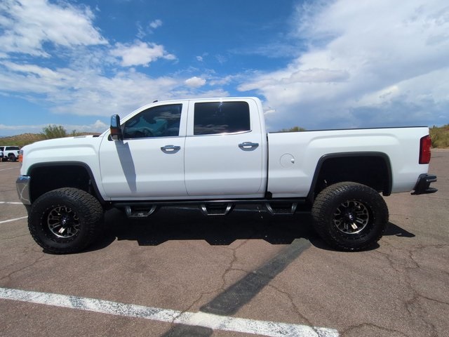 2019 Gmc Sierra HD SLT photo 4
