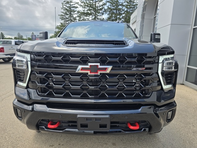 2025 Chevrolet Silverado 2500HD ZR2 photo 4
