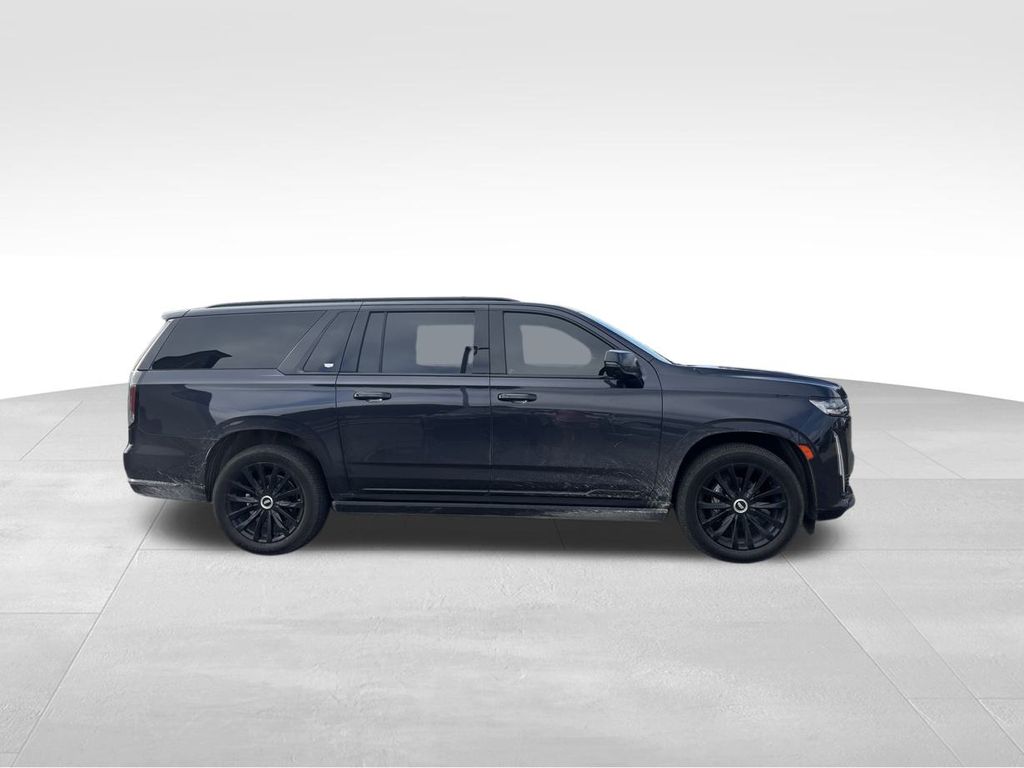 2022 Cadillac Escalade ESV Premium Luxury photo 3