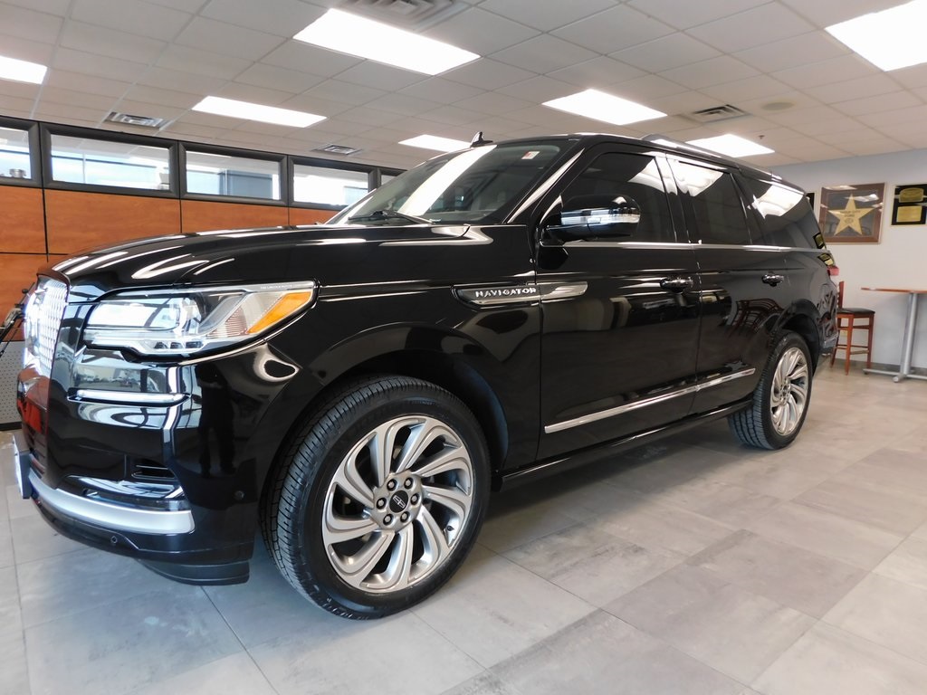 2022 Lincoln Navigator Reserve's photo