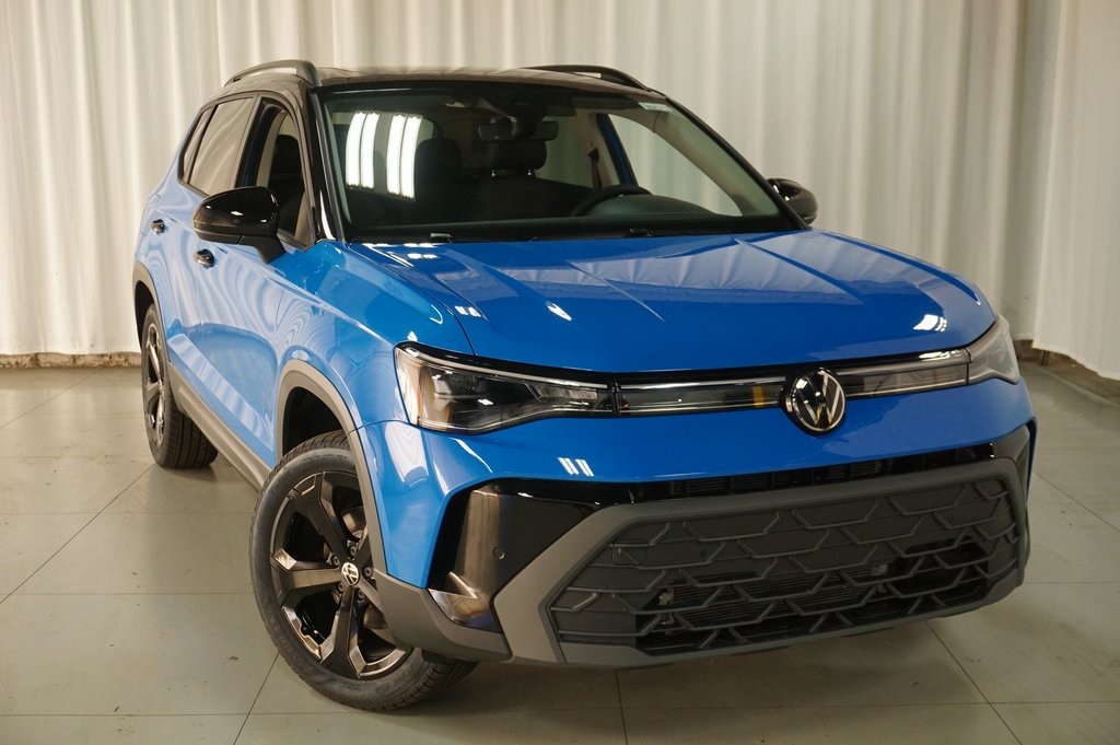2025 Volkswagen Taos SE photo 3