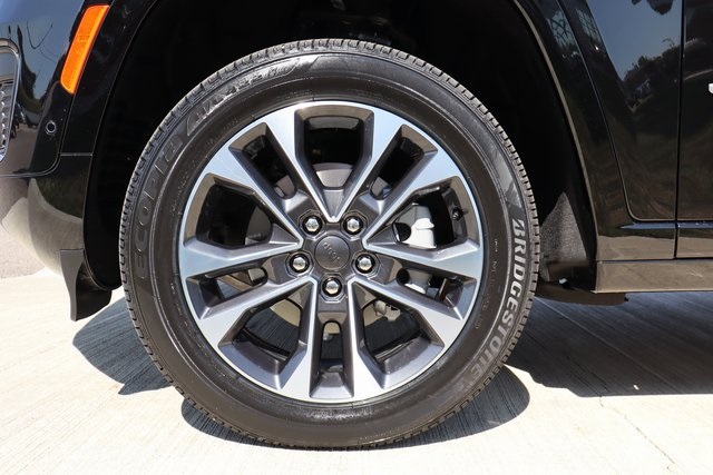 2025 Jeep Grand Cherokee Overland photo 27
