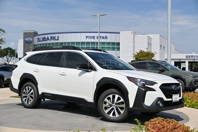 2025 Subaru Outback Premium's photo