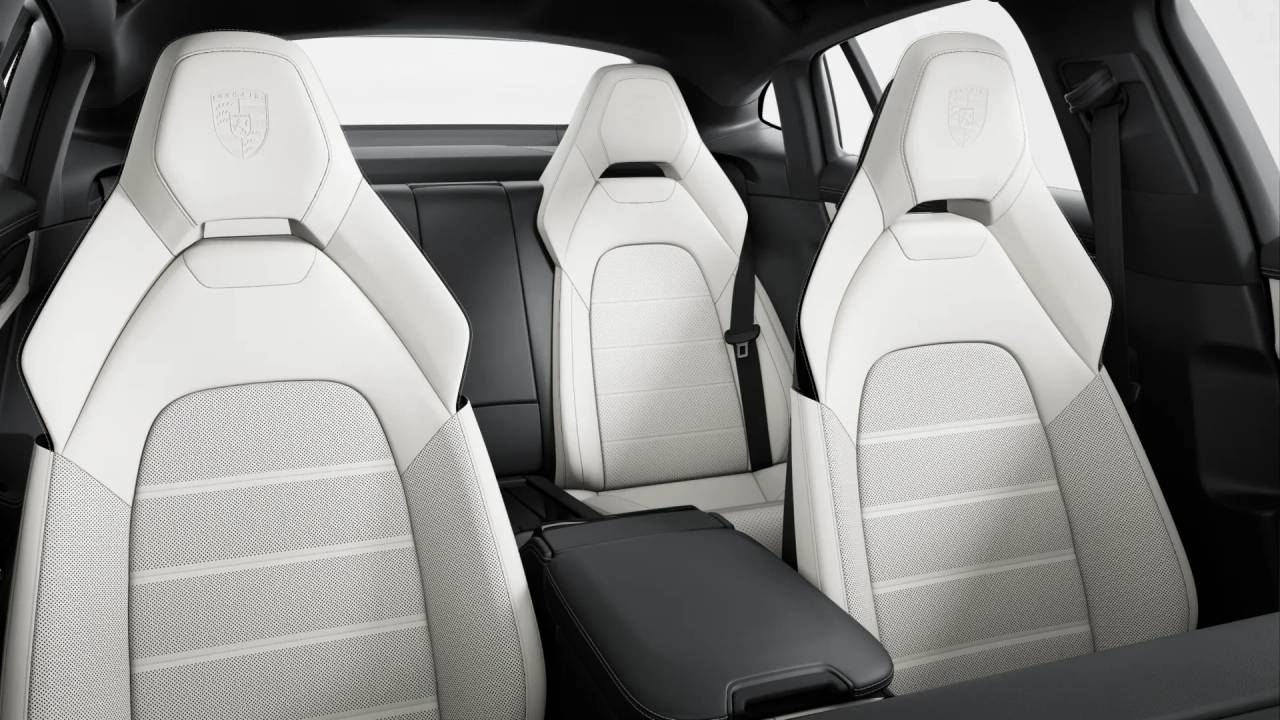 2026 Porsche Panamera 4 E-Hybrid photo 10