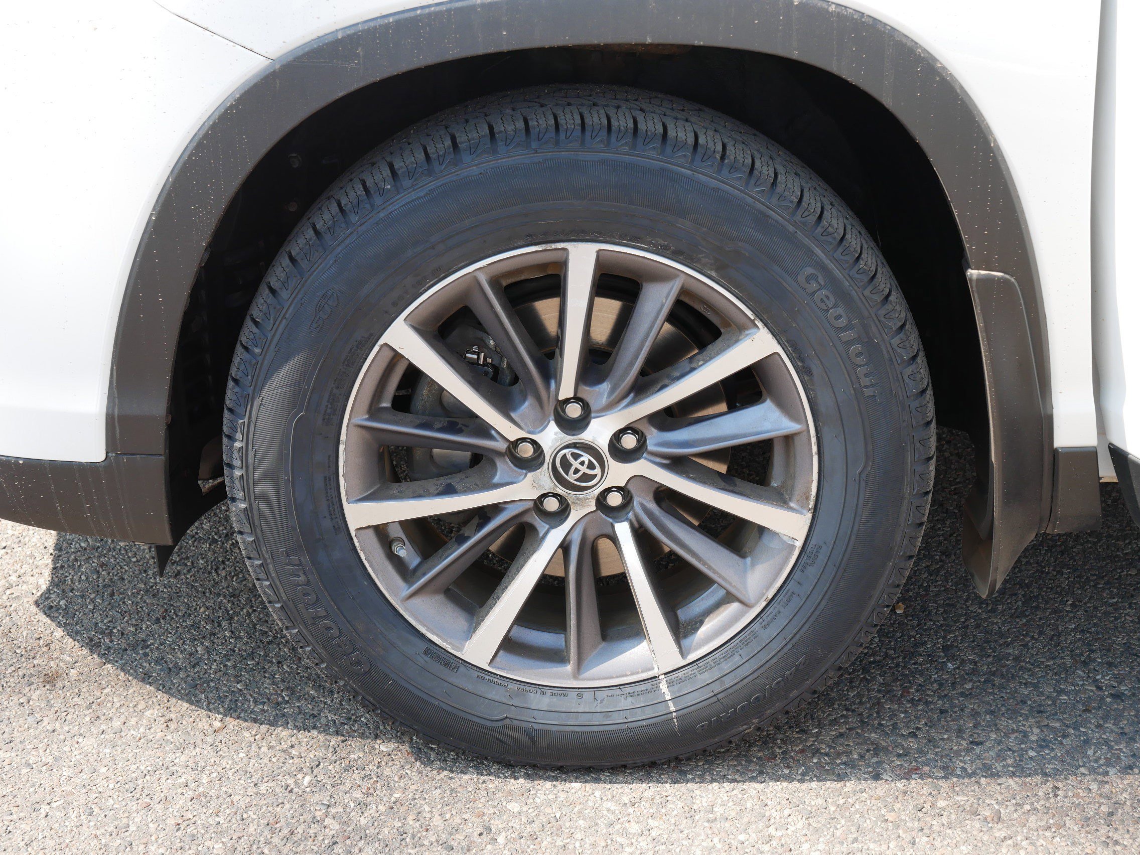 2019 Toyota Highlander Hybrid XLE photo 12
