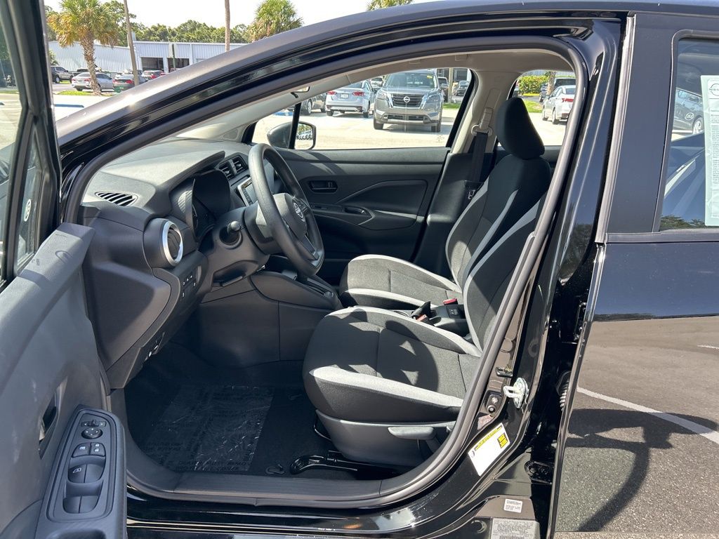 2025 Nissan Versa S photo 8