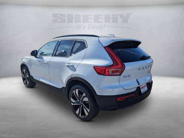 2025 Volvo XC40 Plus photo 26