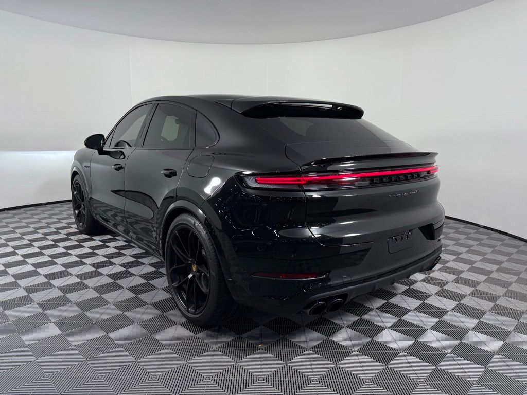 2024 Porsche Cayenne Turbo E-Hybrid Coupe photo 6