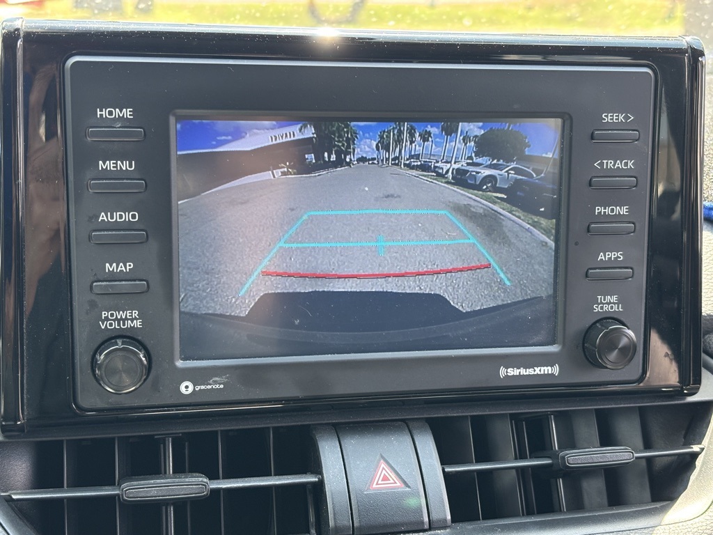 2021 Toyota RAV4 LE photo 2