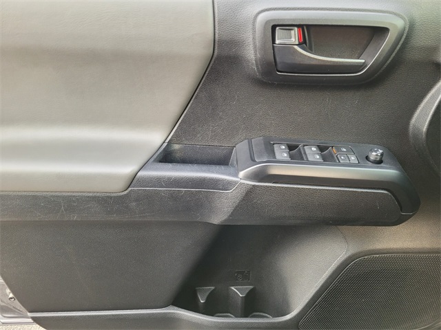 2023 Toyota Tacoma SR V6 photo 28