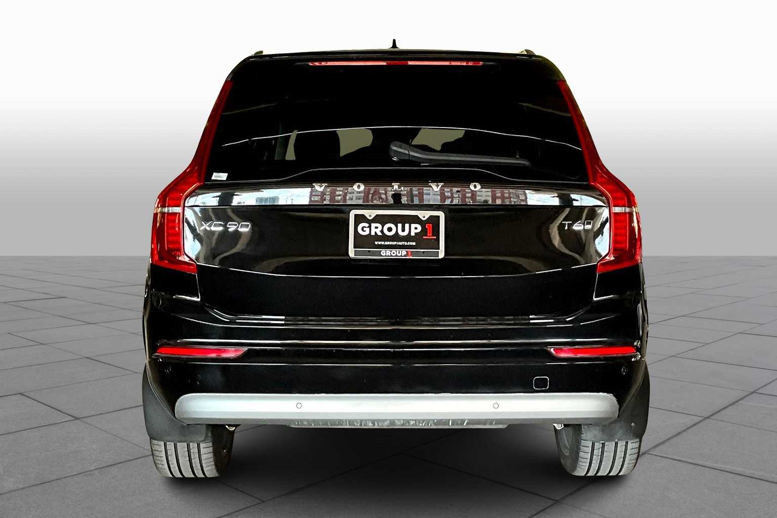 2022 Volvo XC90 Momentum photo 4