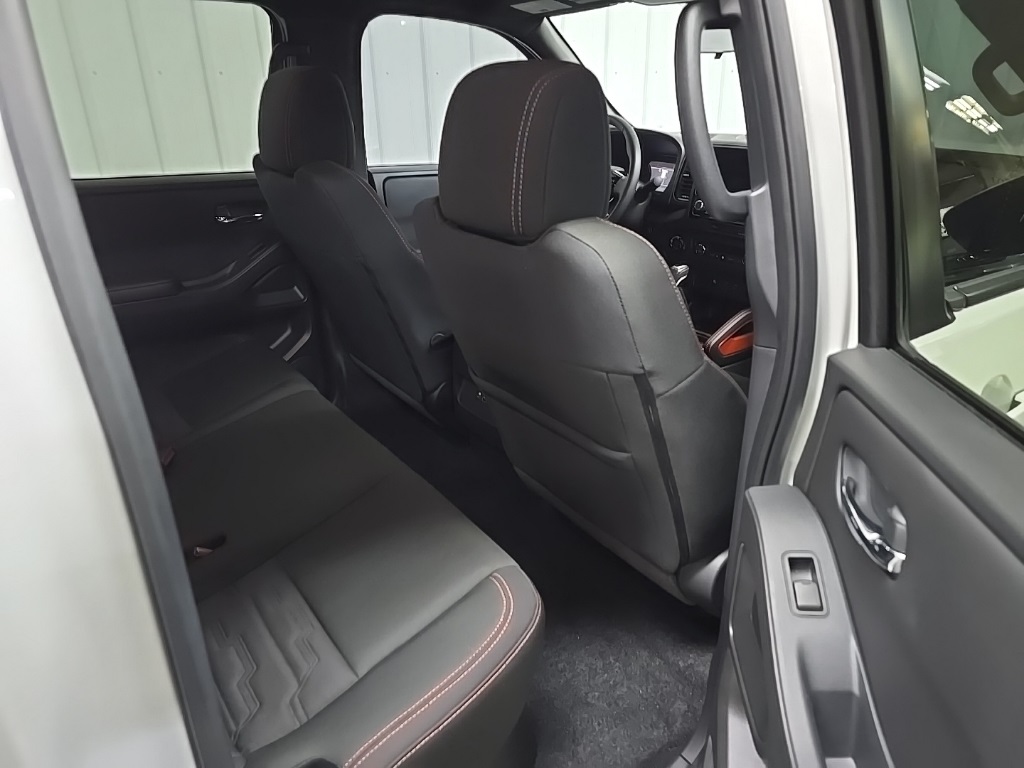 2023 Nissan Frontier PRO-4X photo 16
