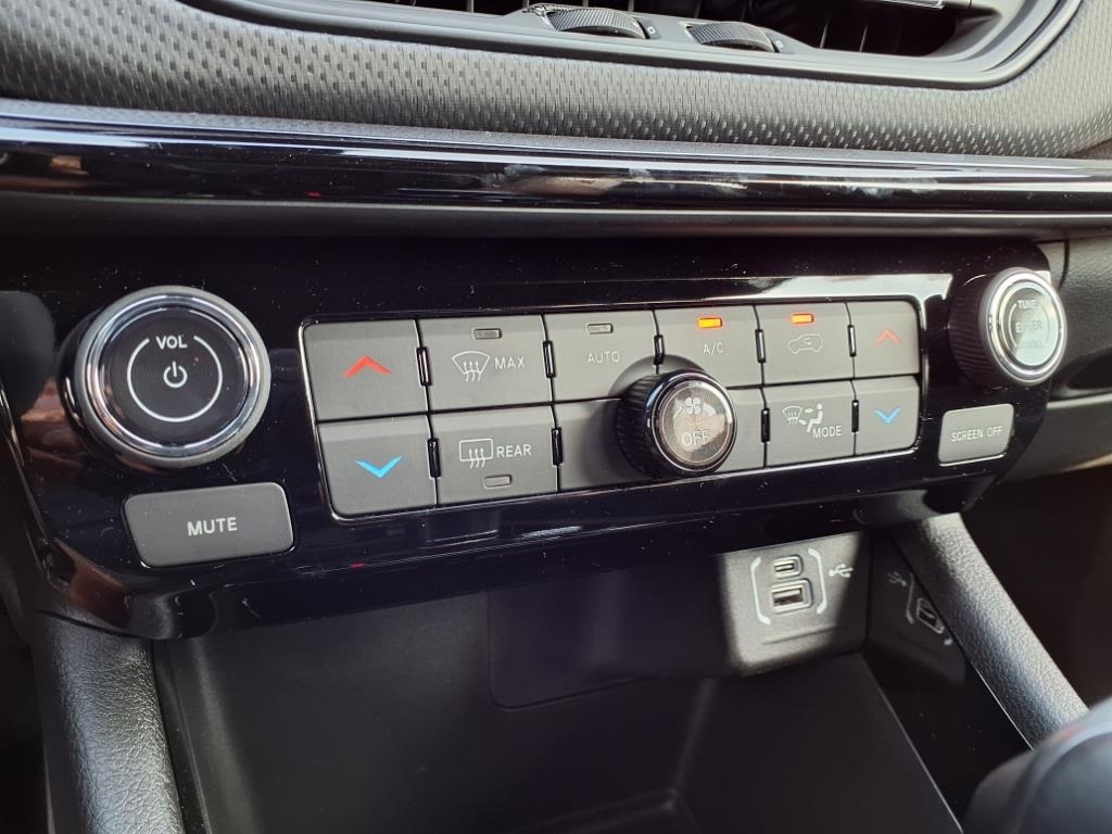 2025 Jeep Compass Limited photo 18