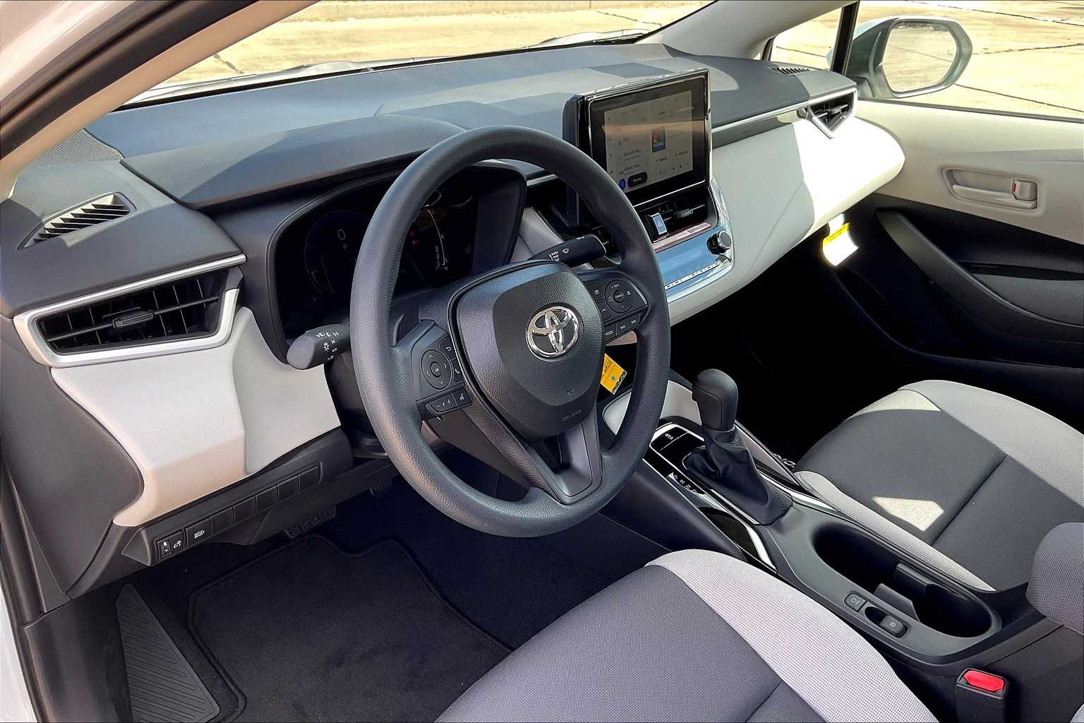 2026 Toyota Corolla LE photo 8