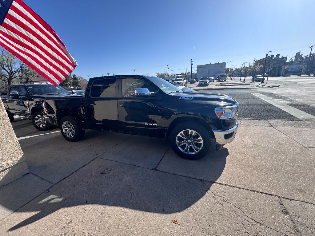 2024 Ram 1500 Laramie photo 3
