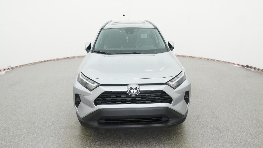 2025 Toyota RAV4 Hybrid XLE photo 2