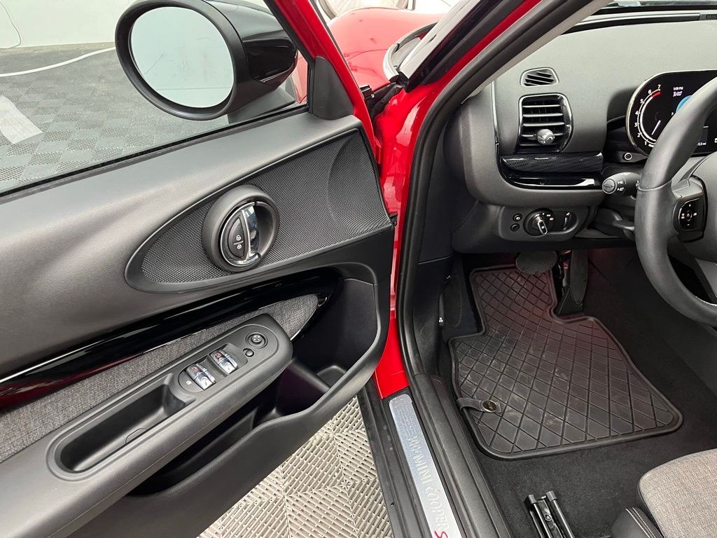 2022 Mini Cooper Base S ALL4 photo 18