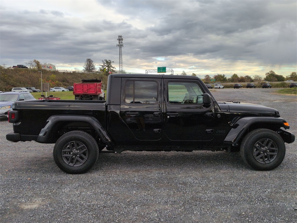 2025 Jeep Gladiator Sport S photo 2