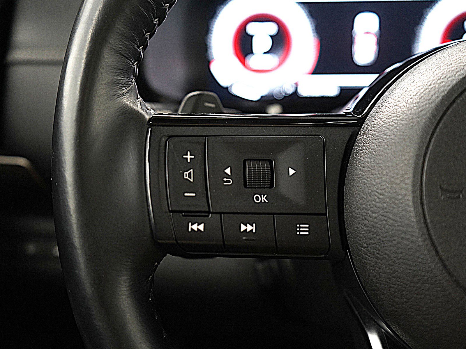 2023 Nissan Pathfinder Platinum photo 26