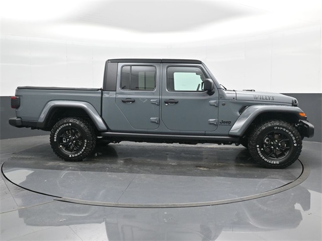 2024 Jeep Gladiator Willys photo 4
