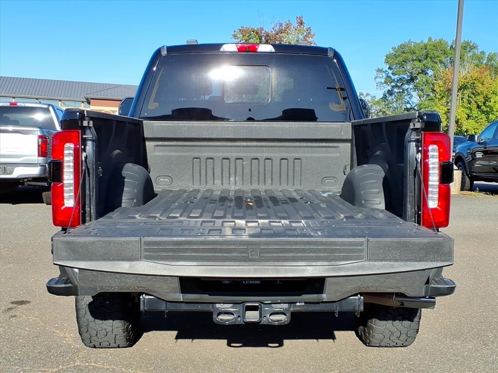 2023 Ford F-350 Lariat photo 24