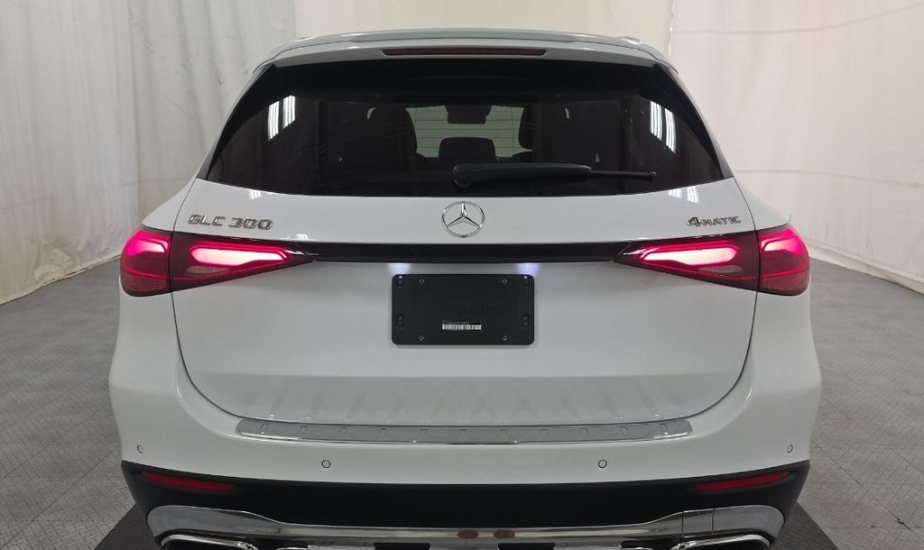 2024 Mercedes Benz GLC 300 photo 5