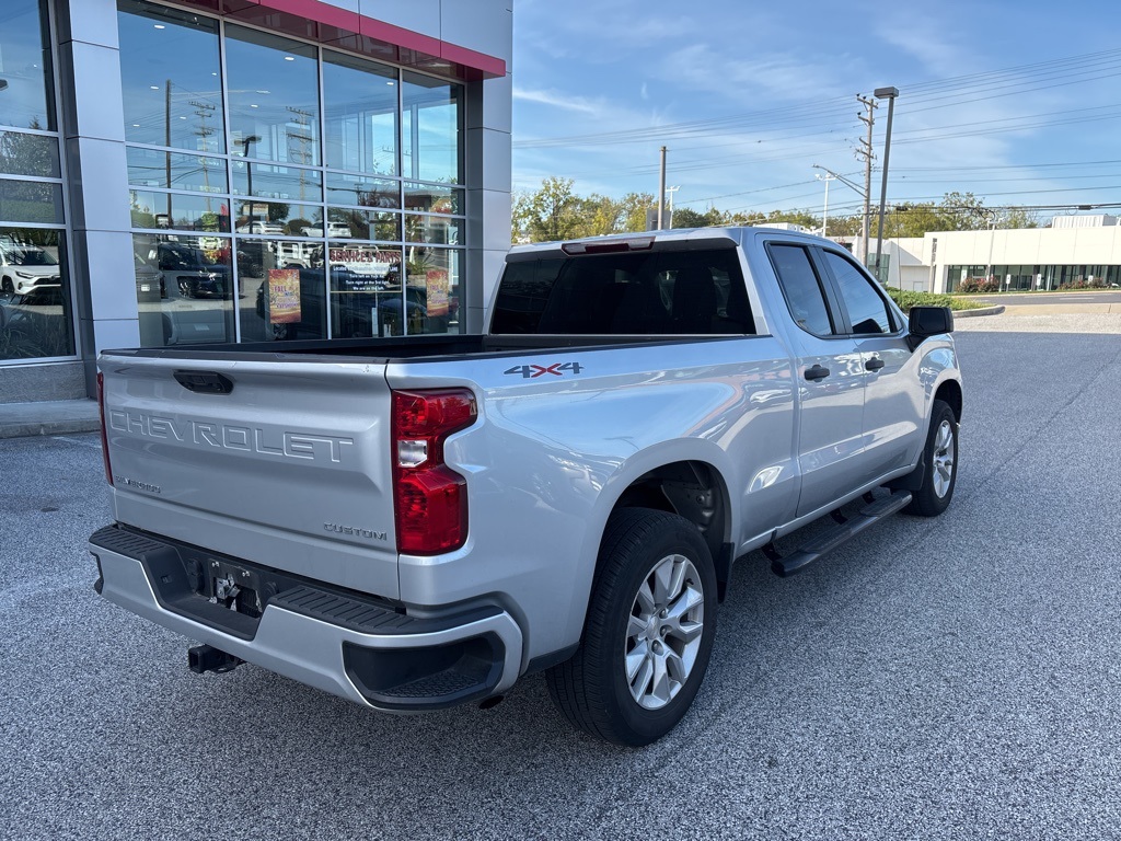 2022 Chevrolet Silverado 1500 Custom photo 3
