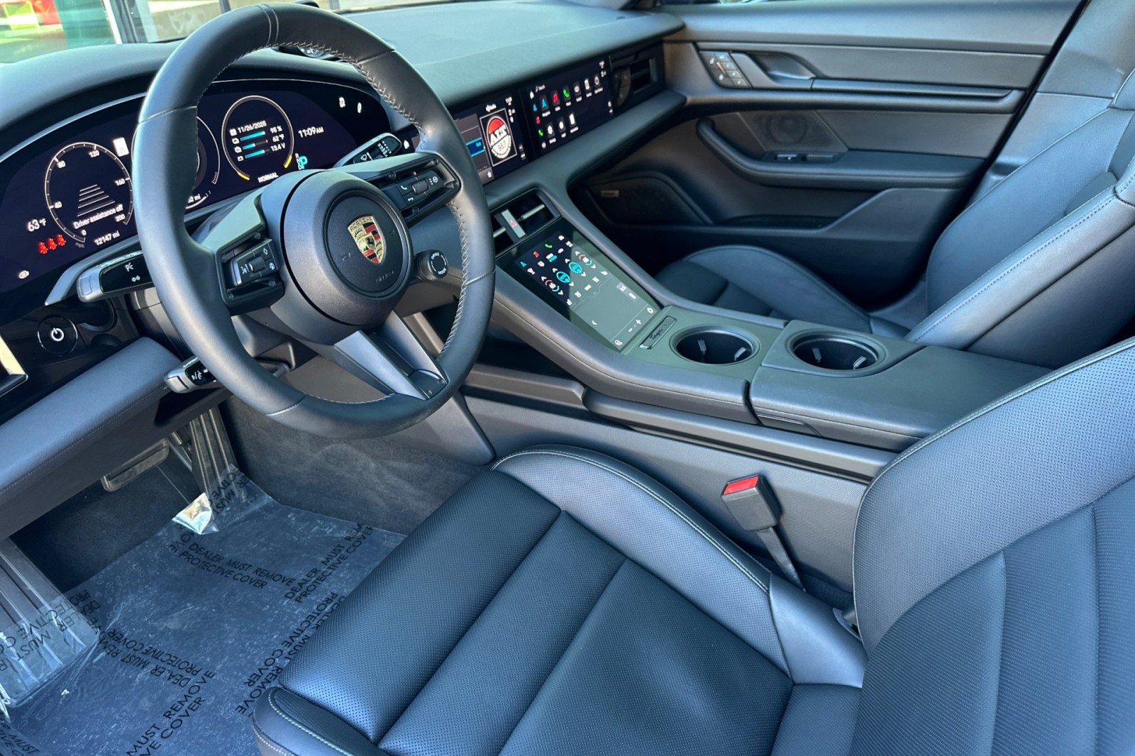 2024 Porsche Taycan photo 4