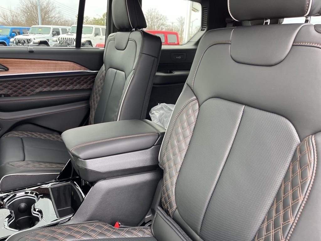 2025 Jeep Grand Cherokee L Summit Reserve photo 33