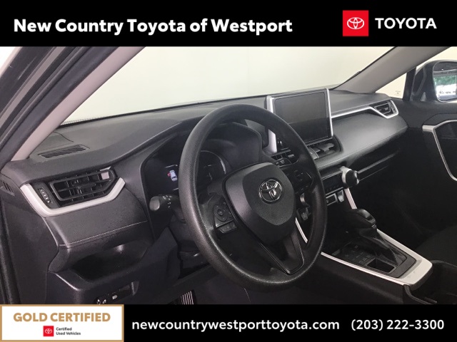 2023 Toyota RAV4 LE photo 7
