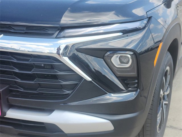 2025 Chevrolet Trailblazer LT photo 3