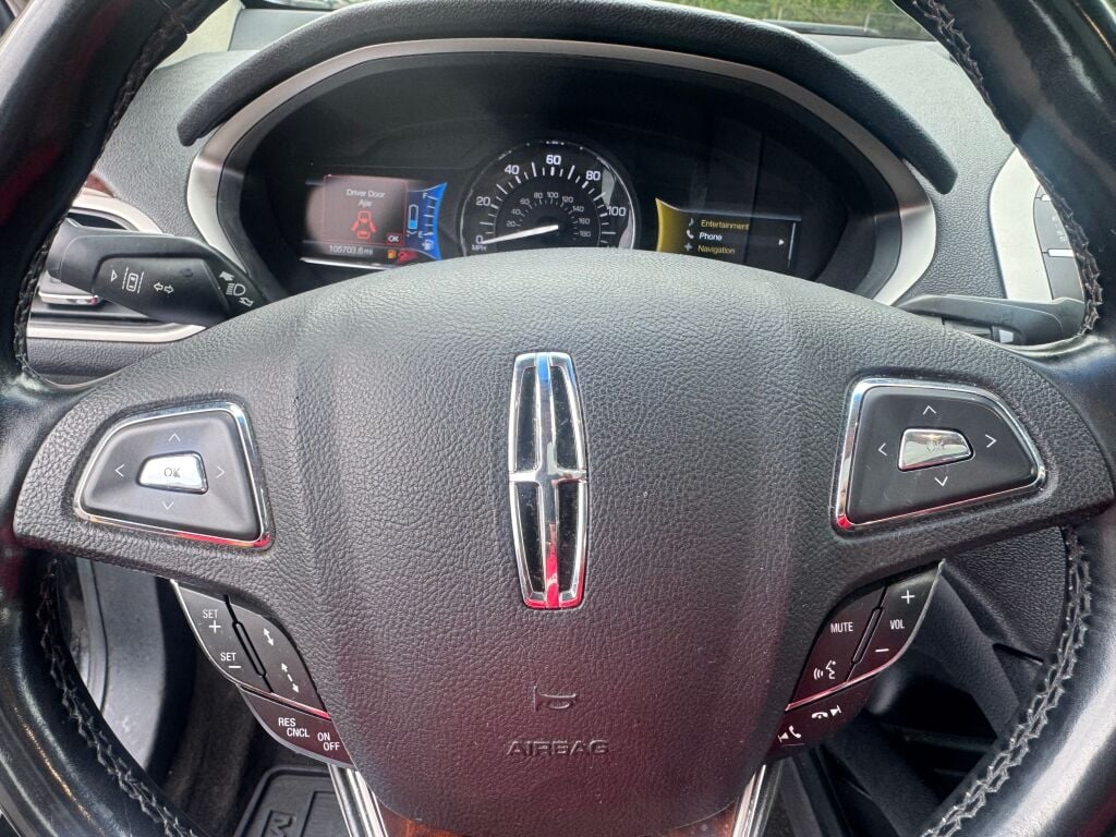 2015 Lincoln MKZ Hybrid photo 12