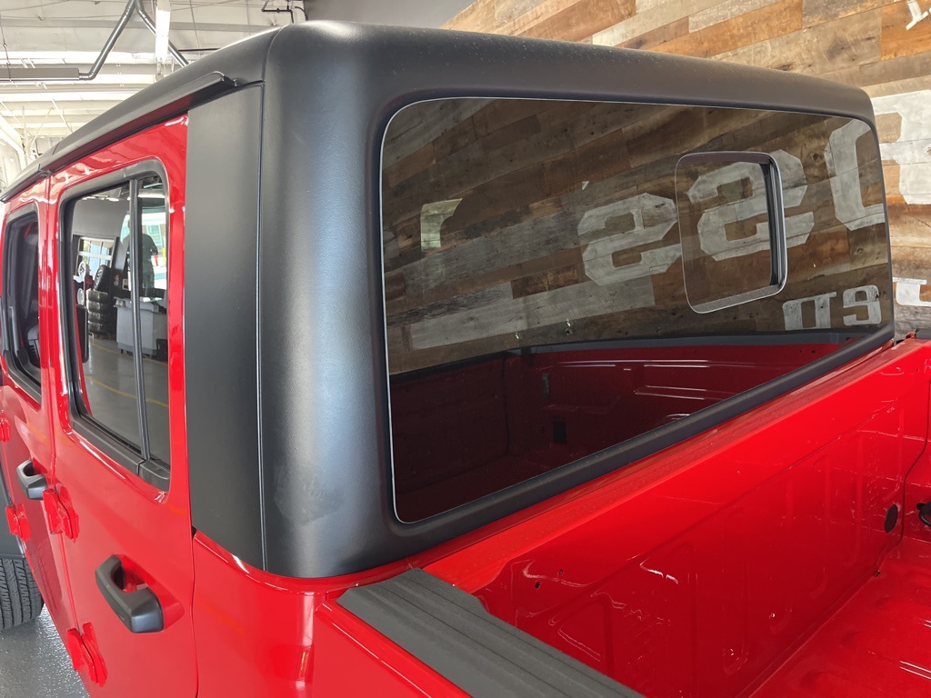 2025 Jeep Gladiator Sport S photo 4