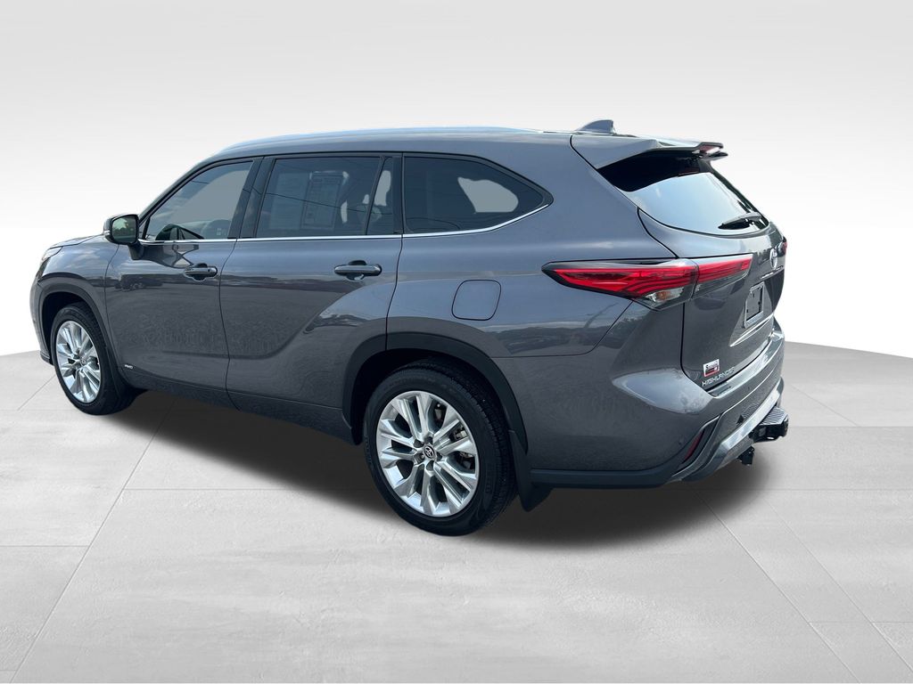 2022 Toyota Highlander Hybrid Limited photo 2