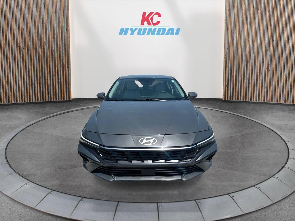 2025 Hyundai Elantra Hybrid Limited photo 2